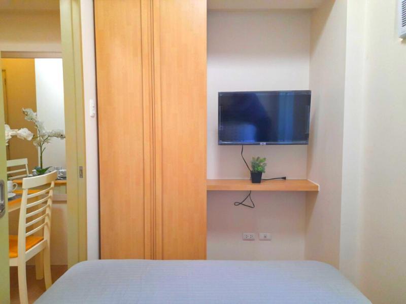 Laureano Di Trevi Tower Aparthotel Manila Esterno foto